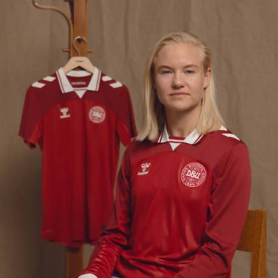 denmark_2025_hummel_womens_home_kit_b.jpg