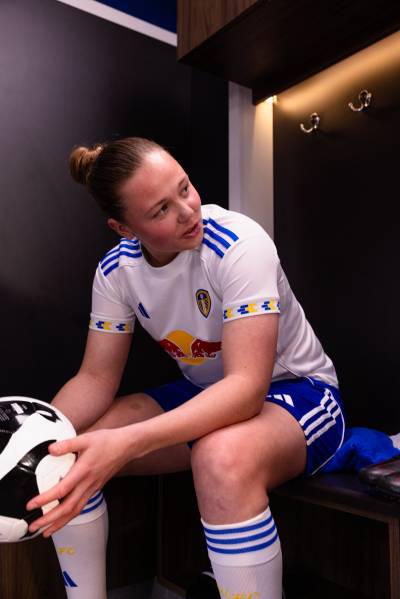 leeds_united_25_26_adidas_home_kit_f.jpg
