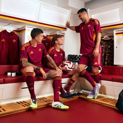 as_roma_25_26_adidas_home_kit_a.jpg