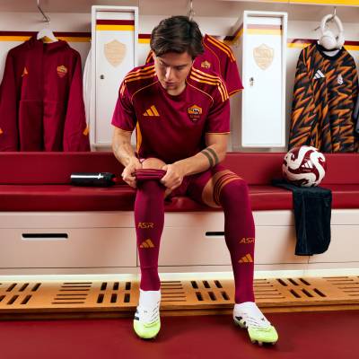 as_roma_25_26_adidas_home_kit_e.jpg