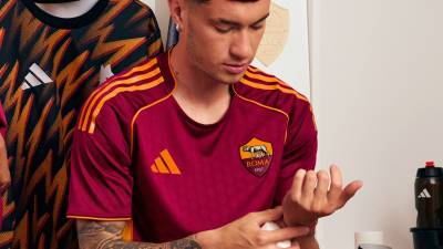 as_roma_25_26_adidas_home_kit_f.jpeg
