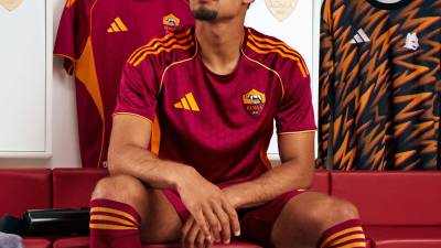 as_roma_25_26_adidas_home_kit_g.jpeg