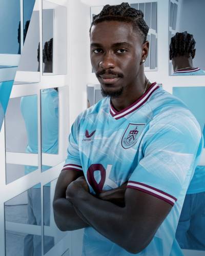 burnley_25_26_castore_away_kit_a.jpg